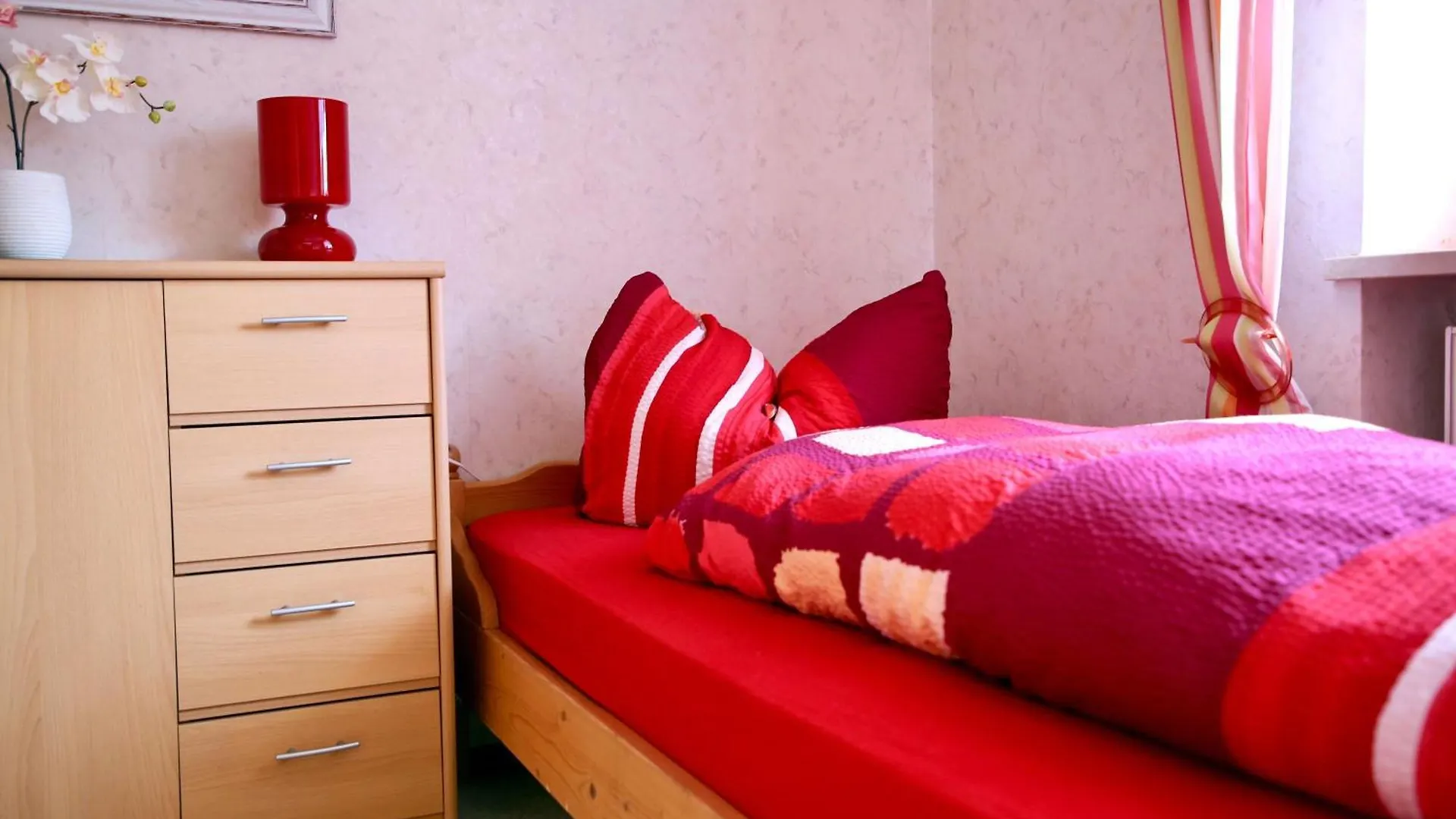 Grosse Wohnung In Weissenstadt 0*,  Germany